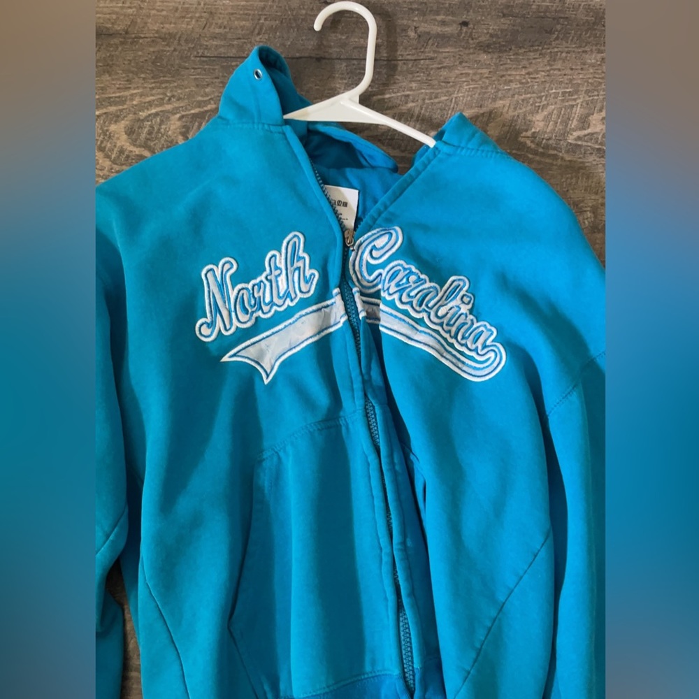 Good sports zip up